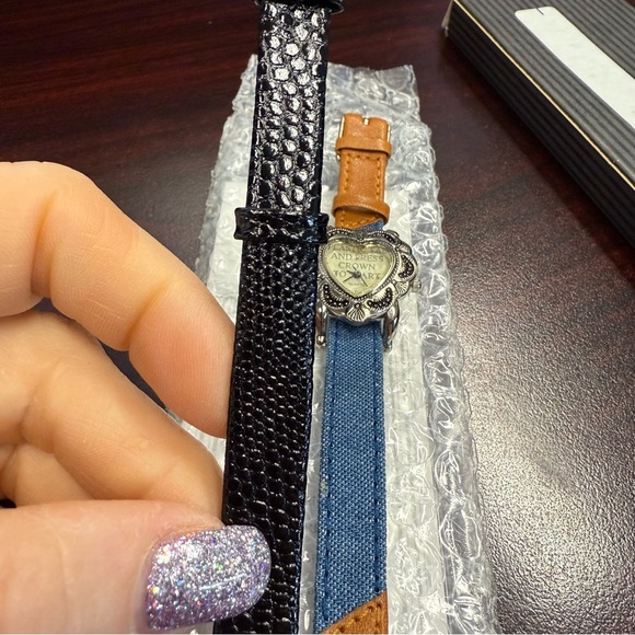 Avon “Weatern Style” Silver and Tan Heart-Shaped Watch Set extra band NWT 1995 - Picture 2 of 6